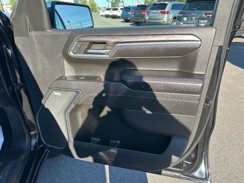 Used 2023 Chevrolet Silverado 1500 LTZ image 10