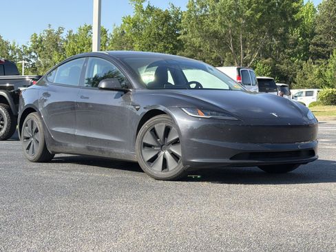 Used 2025 Tesla Model 3 Long Range image 2