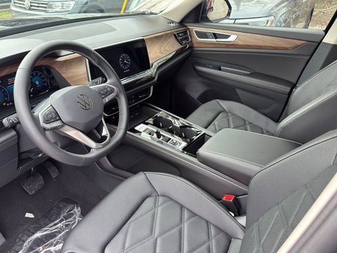 New 2026 Volkswagen Atlas SE FWD image 13