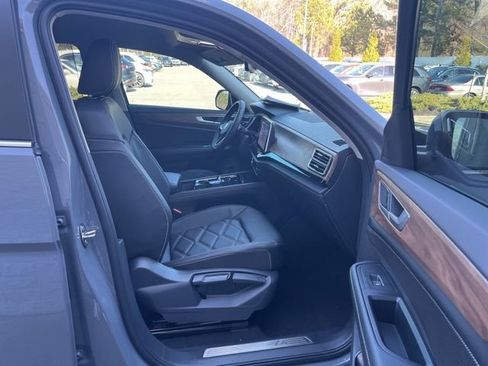 New 2026 Volkswagen Atlas SE image 32