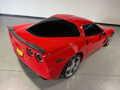 Used 2008 Chevrolet Corvette Coupe w/ Z51 Performance Package RWD image 18
