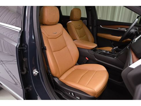 Used 2024 Cadillac XT5 Premium Luxury image 17