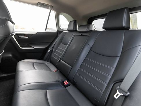 Used 2019 Toyota RAV4 XLE Premium w/ Cold Weather Package AWD/4WD image 39