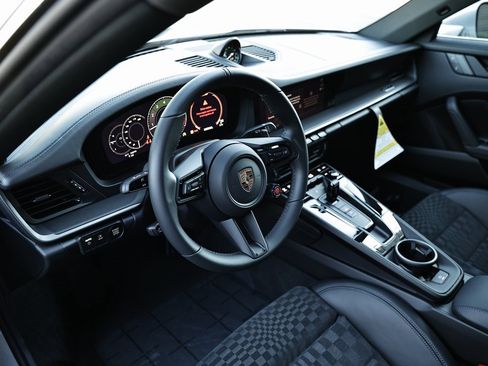 New 2026 Porsche 911 Carrera image 4
