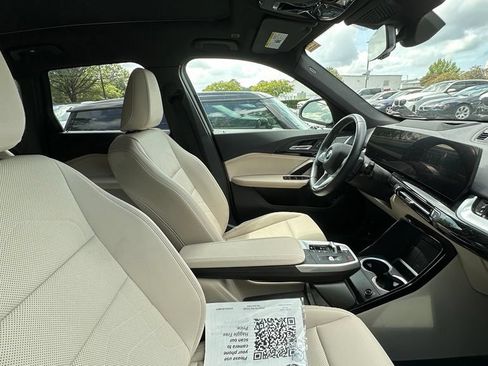 Used 2023 BMW X1 xDrive28i w/ Premium Package AWD/4WD image 5