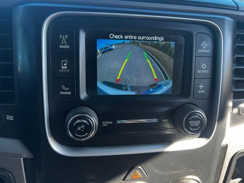 Used 2018 RAM 2500 Tradesman w/ Chrome Appearance Group image 23