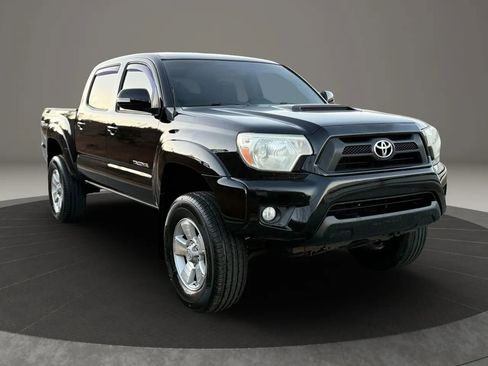 Used 2014 Toyota Tacoma PreRunner w/ TRD Sport Package image 3