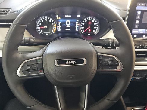 Used 2025 Jeep Compass Limited AWD/4WD image 9