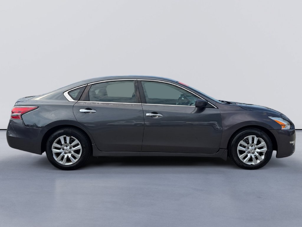 Used 2013 Nissan Altima 2.5 S FWD image 2