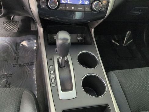 Used 2015 Nissan Altima 2.5 SV w/ Convenience Package image 18