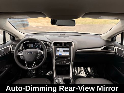 Used 2017 Ford Fusion SE w/ Equipment Group 602A image 23