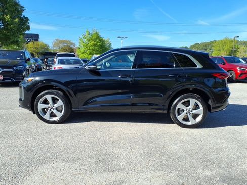 Used 2025 Audi Q5 Premium AWD/4WD image 10
