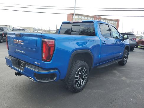 Used 2024 GMC Sierra 1500 AT4 w/ AT4 Premium Package AWD/4WD image 3