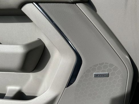 Used 2023 GMC Yukon XL SLT w/ SLT Luxury Package image 24