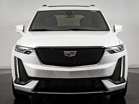 Used 2023 Cadillac XT6 Sport AWD/4WD image 2