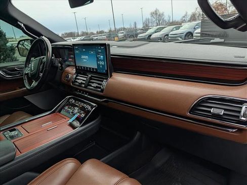 Certified 2023 Lincoln Navigator L Reserve image 16