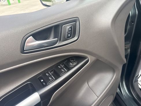 Used 2019 Ford Transit Connect XLT FWD image 20
