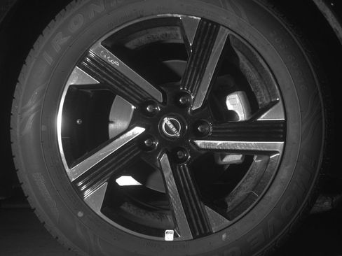 Used 2025 Nissan Sentra SV FWD image 13