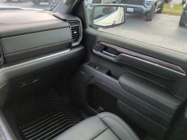 Used 2025 Chevrolet Silverado 1500 LTZ w/ LTZ Convenience Package II RWD image 16