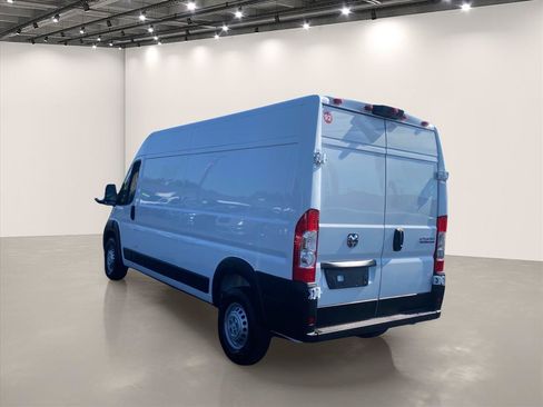 Used 2026 RAM ProMaster 2500 w/ Convenience Group FWD image 5