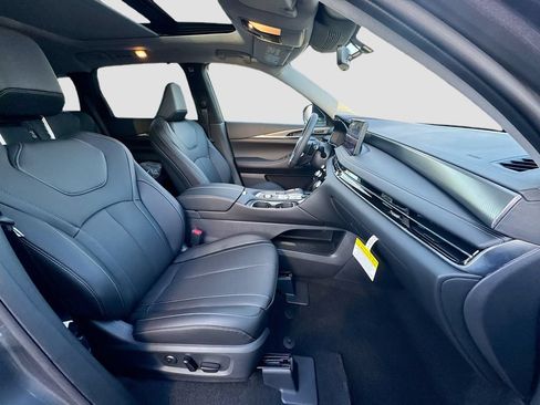 Certified 2026 INFINITI QX60 Luxe w/ Cargo Package FWD image 32