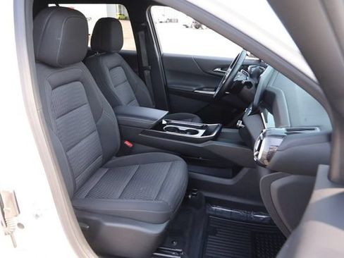 Used 2025 Chevrolet Equinox LT FWD image 23
