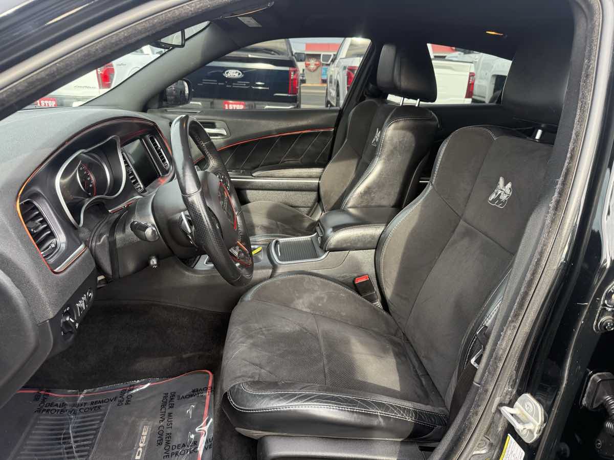 Used 2015 Dodge Charger R/T Scat Pack w/ Technology Group RWD image 10