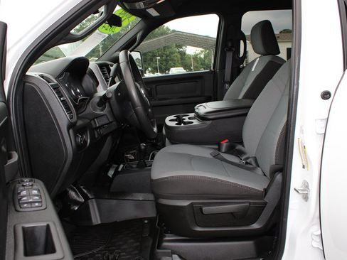 Used 2024 RAM 5500 Tradesman w/ Chrome Appearance Group AWD/4WD image 19
