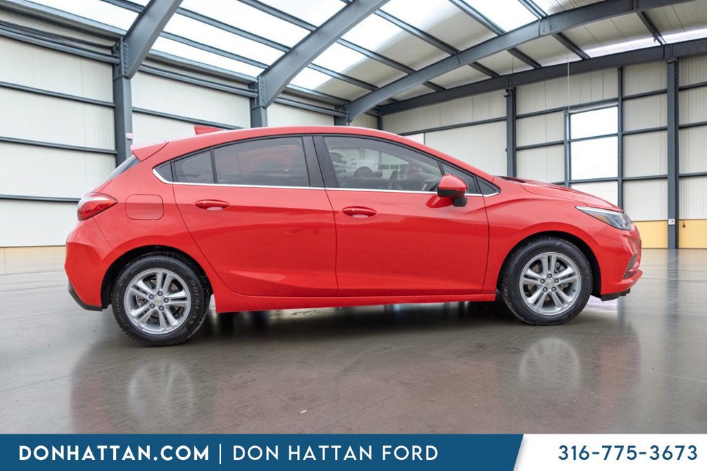 Used 2018 Chevrolet Cruze LT w/ Convenience Package FWD image 28