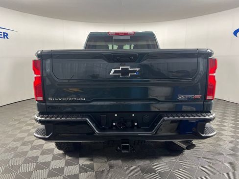 Used 2025 Chevrolet Silverado 2500 ZR2 w/ Technology Package AWD/4WD image 5