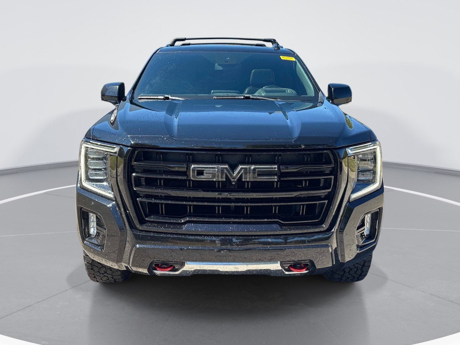 Used 2023 GMC Yukon AT4 w/ Technology Package AWD/4WD image 2