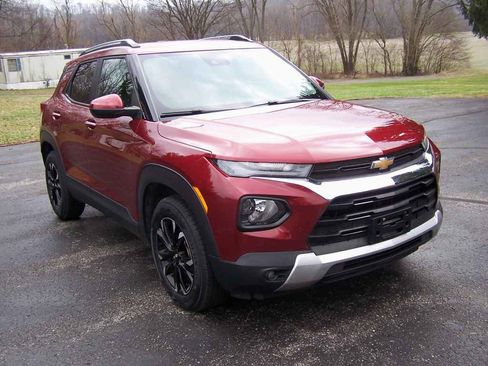 Used 2023 Chevrolet TrailBlazer LT w/ Convenience Package image 3