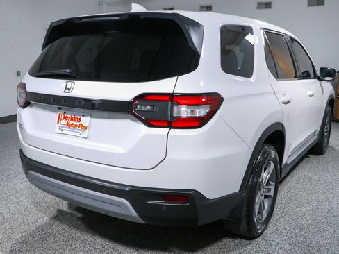 Used 2023 Honda Pilot EX-L image 7