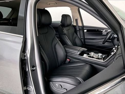 Used 2025 Genesis GV80 2.5T Standard image 10