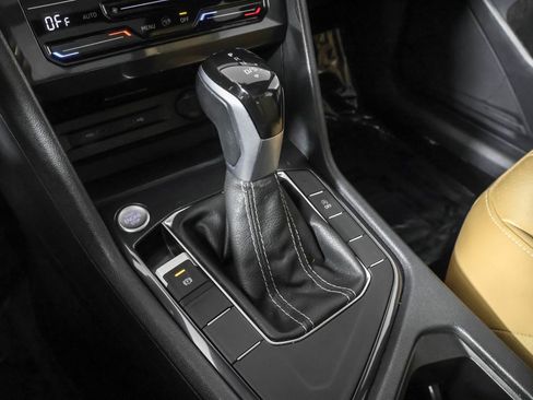 Used 2024 Volkswagen Tiguan SE FWD image 31