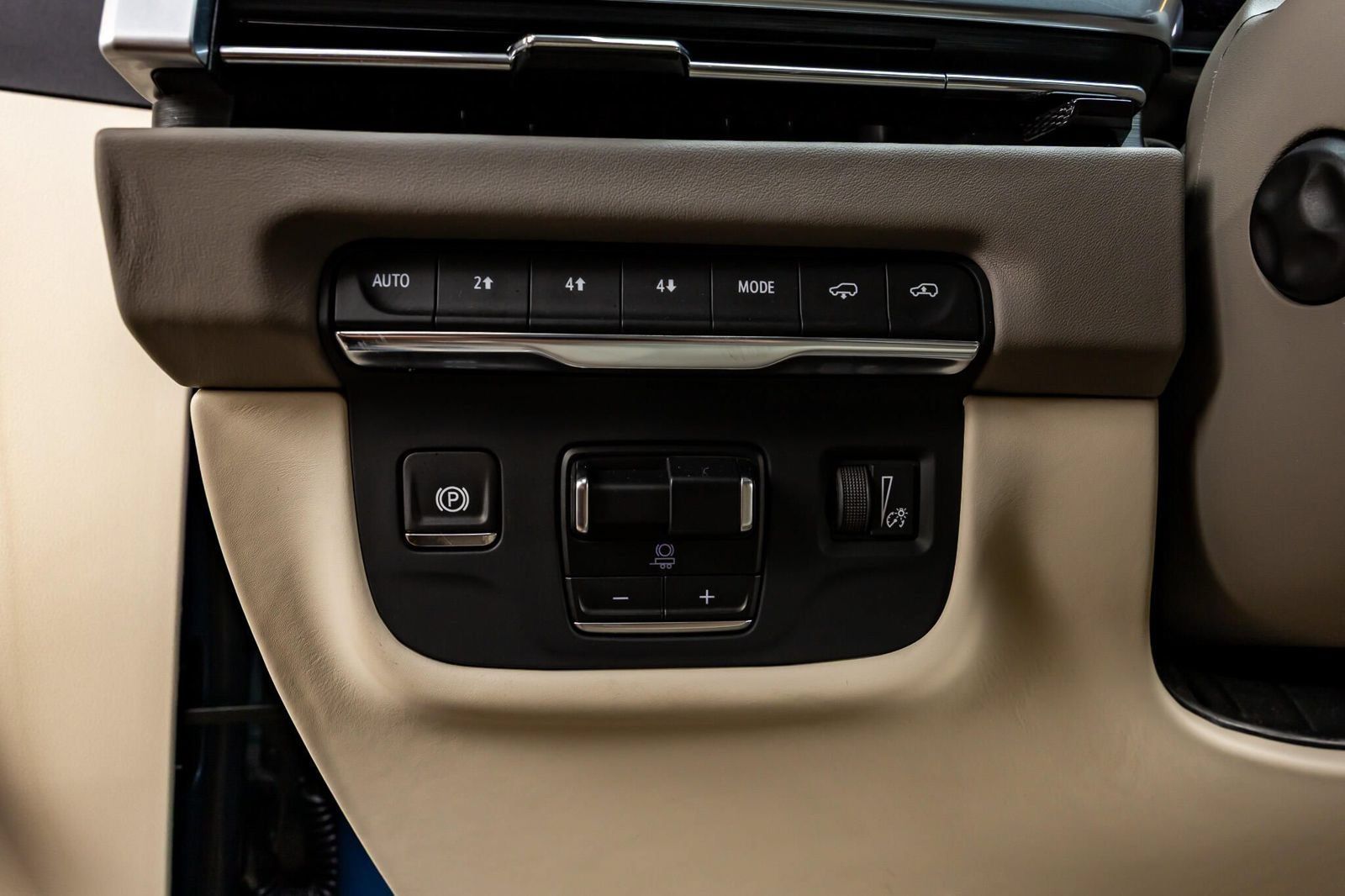 Used 2025 Cadillac Escalade Sport Platinum AWD/4WD image 19