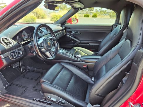 Used 2021 Porsche 718 Boxster S RWD image 17