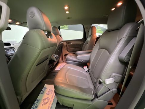 Used 2017 Chevrolet Traverse LT w/ Style and Technology Package FWD image 26