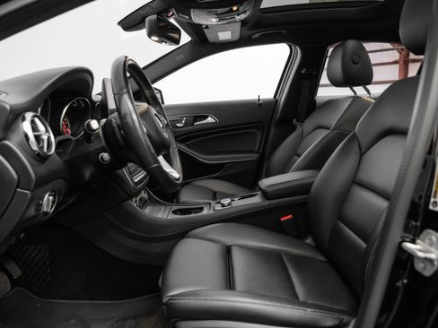 Used 2018 Mercedes-Benz GLA 250 4MATIC image 4