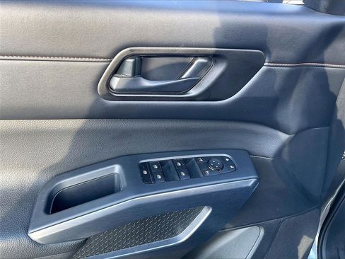 Used 2024 Nissan Pathfinder Rock Creek image 39