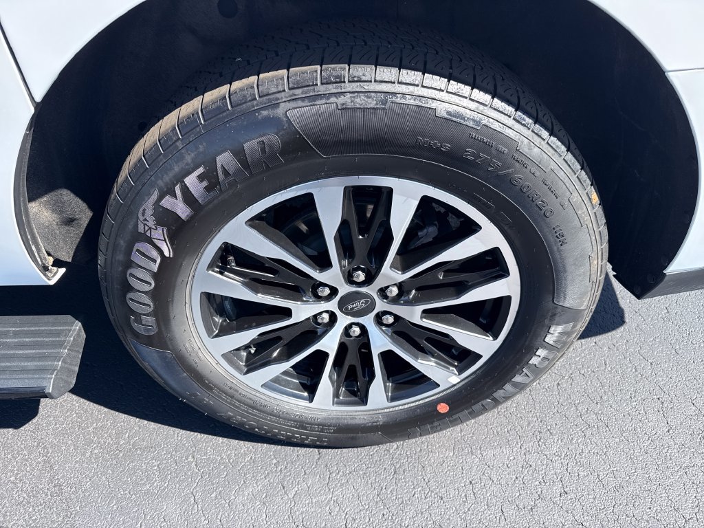 Used 2025 Ford Expedition Max Platinum AWD/4WD image 29
