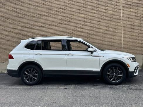 Used 2023 Volkswagen Tiguan SE AWD/4WD image 28