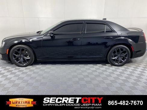 Used 2023 Chrysler 300 S w/ Comfort Group RWD image 4