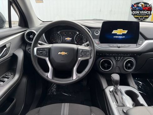 Used 2025 Chevrolet Blazer LT AWD/4WD image 13