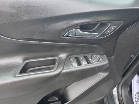 Used 2019 Chevrolet Equinox LT w/ LPO, Cargo Package FWD image 17