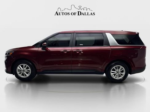 Used 2024 Kia Carnival LX FWD image 5
