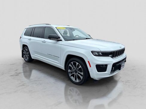 Used 2023 Jeep Grand Cherokee L Overland w/ Luxury Tech Group IV AWD/4WD image 2