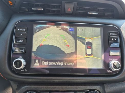 Used 2022 Nissan Kicks SR w/ Premium Package image 11