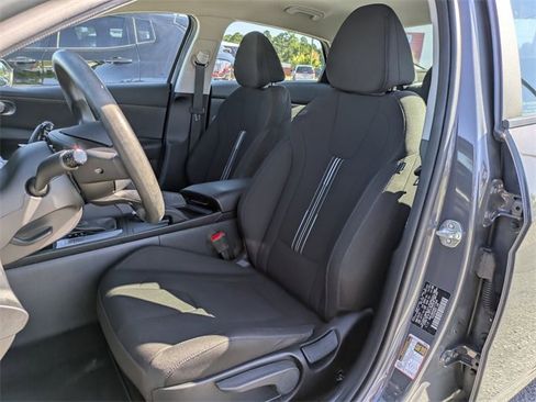 Used 2024 Hyundai Elantra SEL image 13
