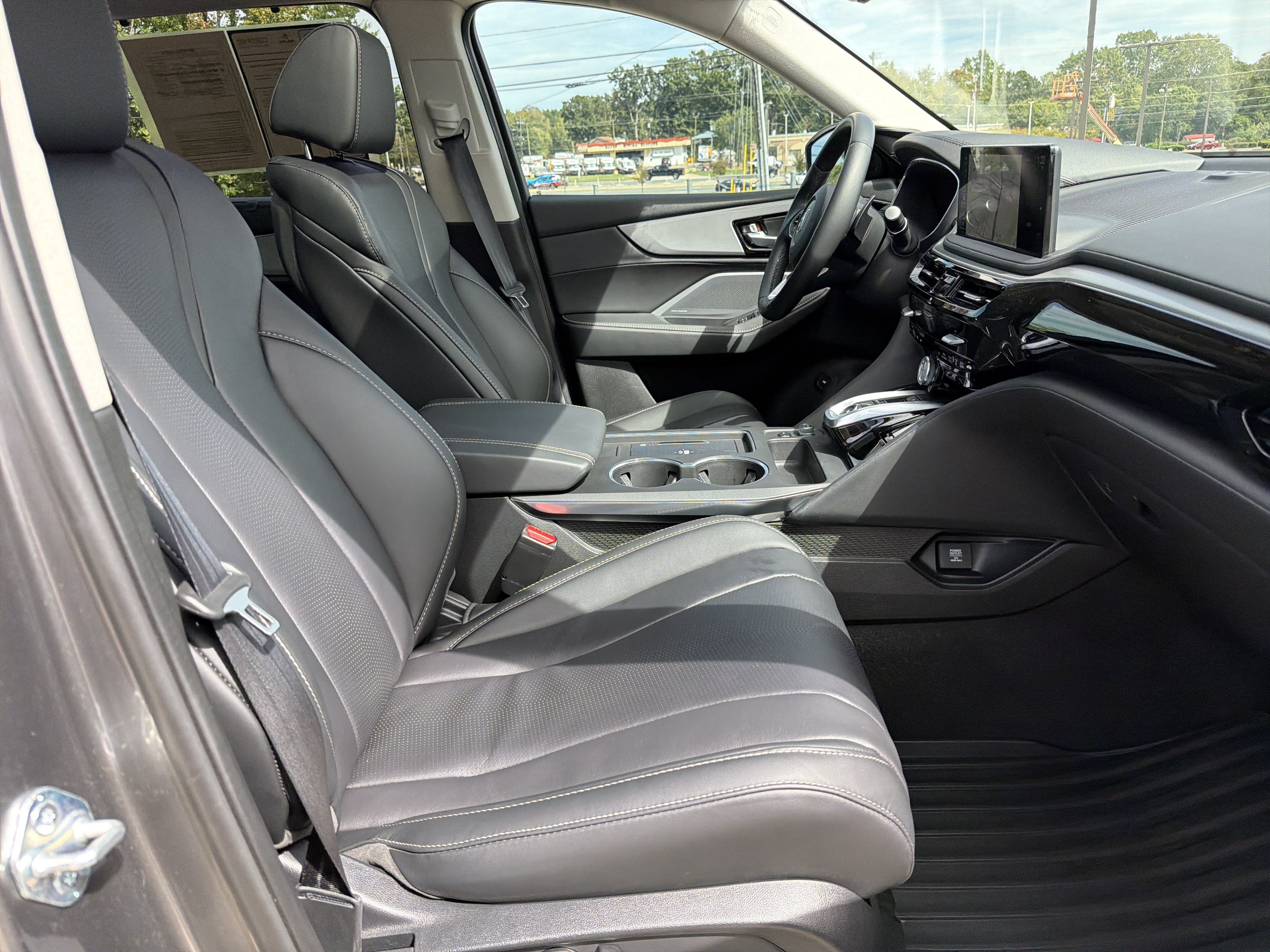 Used 2025 Acura MDX w/ Technology Package FWD image 33